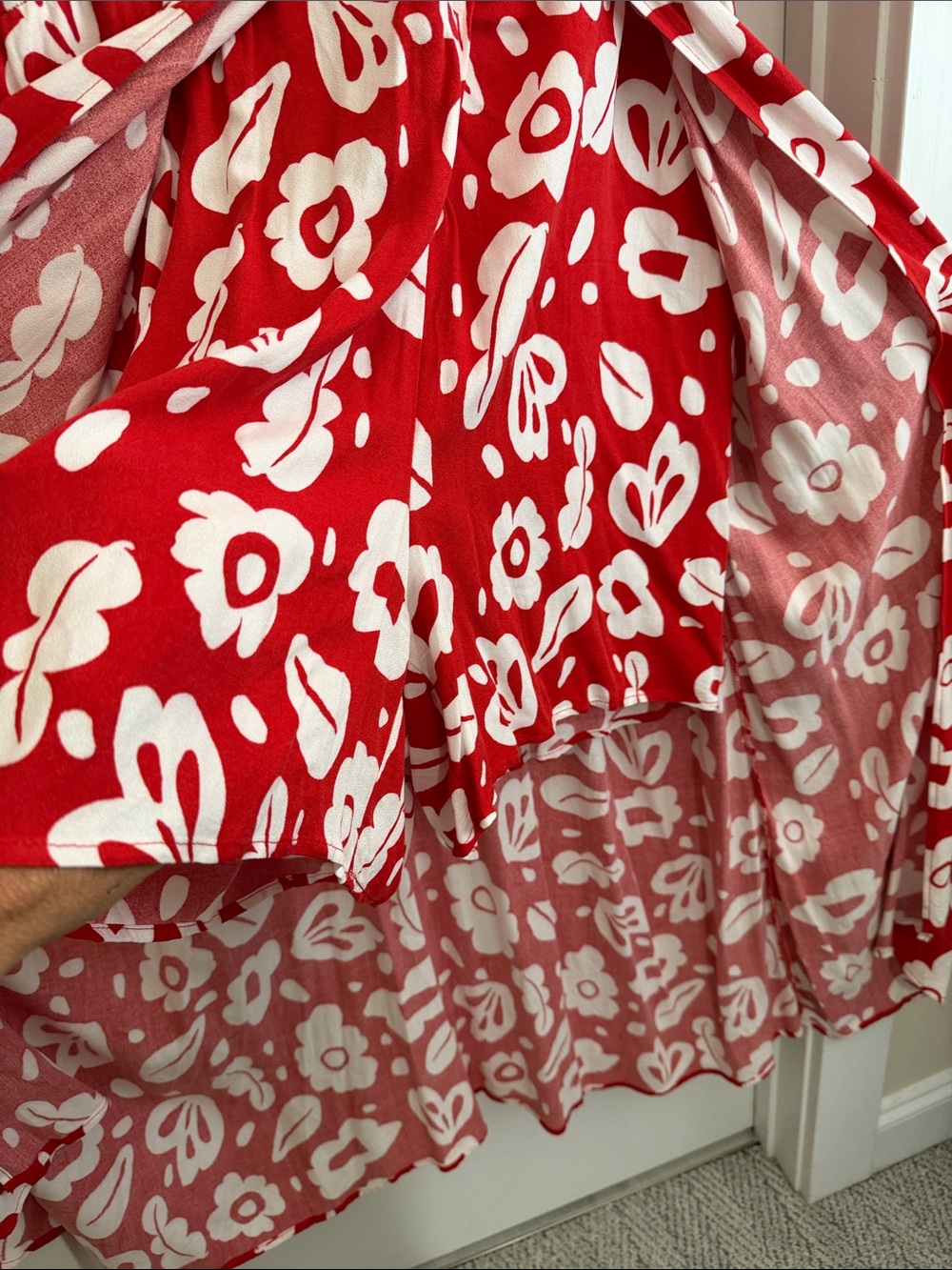 Eloquii Red and White Floral Walk-thru Dress - Picture 7 of 9